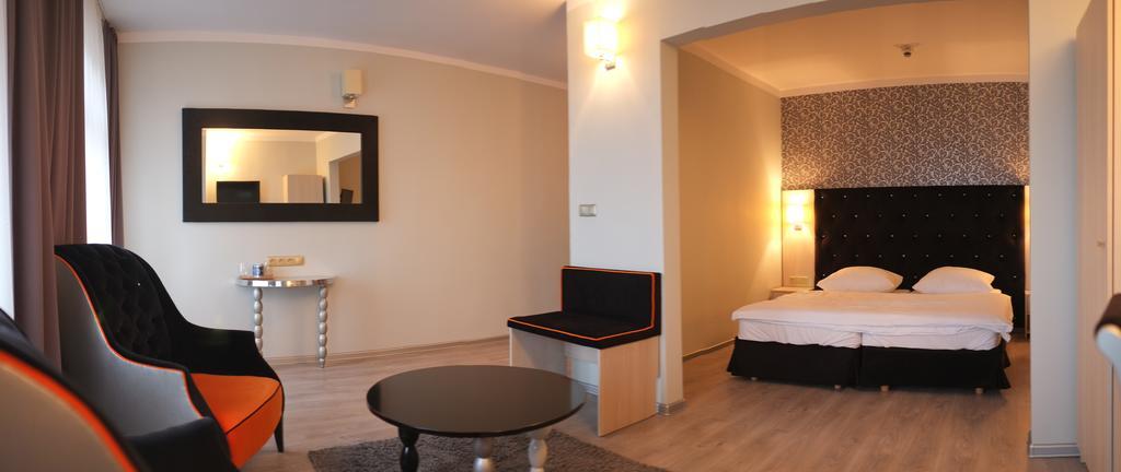 Hotel Srodmiejski Zielona Gora  Room photo